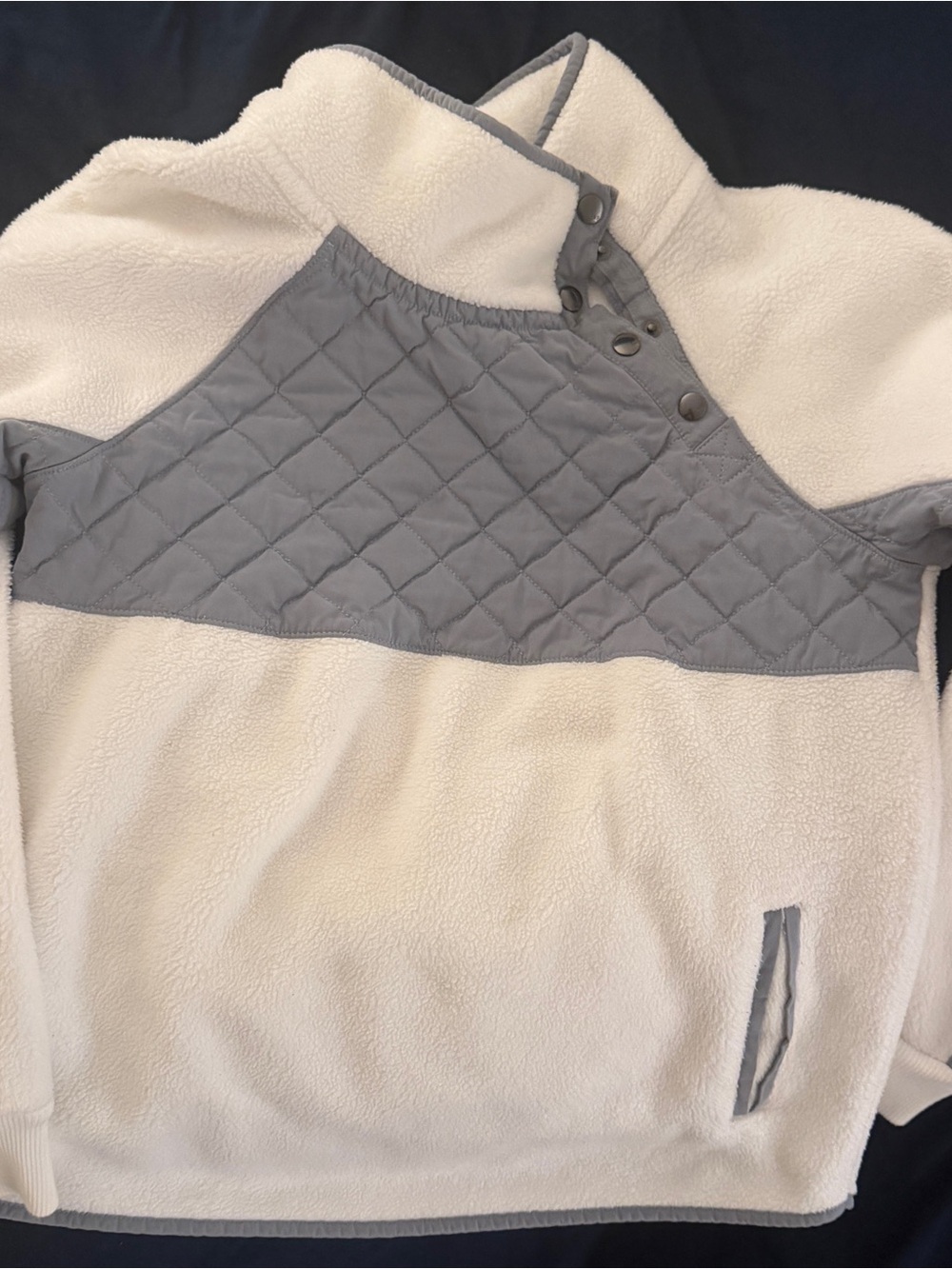 Abercrombie & Fitch Women’s Quilted Yoke Fleece Pullover - Cream & Gray